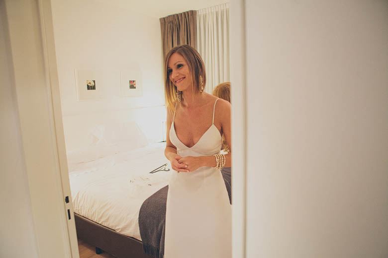 Novio getting ready en Rental Suites Pilar