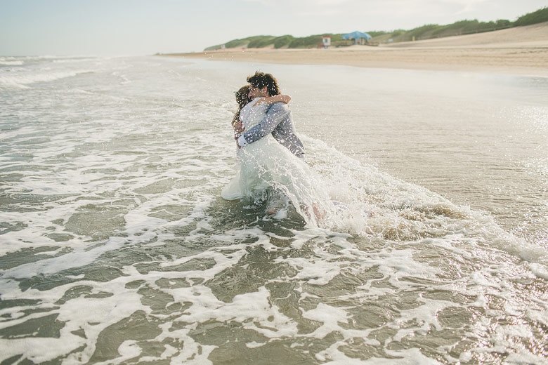 Sesión post boda en la playa de Carilo, Buenos Aires