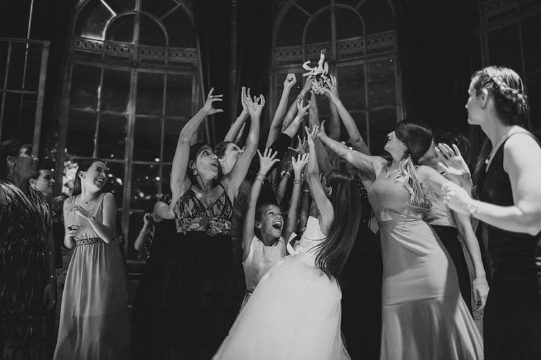 foto del ramo en casamiento en el Palacio Sans Souci