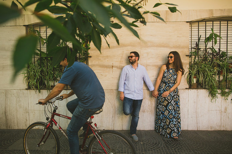 engagement photo session in the streets of buenos aires