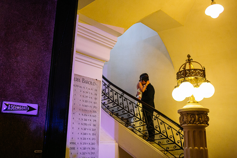 sesion de fotos de casamiento en el palacio barolo