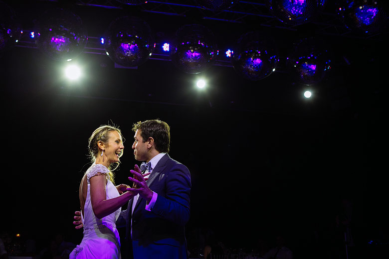 fotografia diferente de casamiento