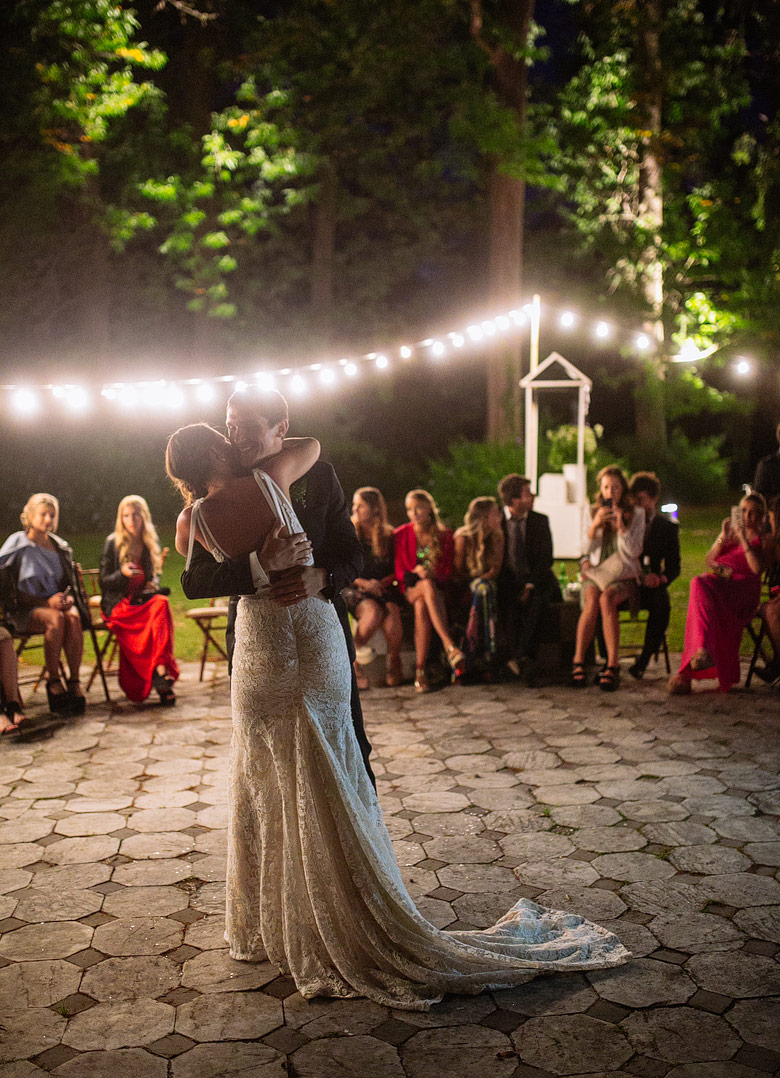baile al aire libre en casamiento en estancia villa maria