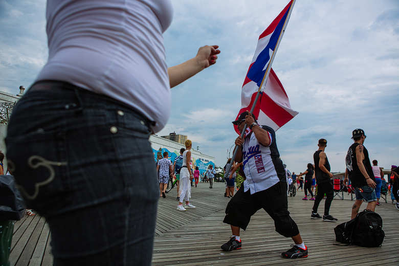 boricuas en coney island nueva york