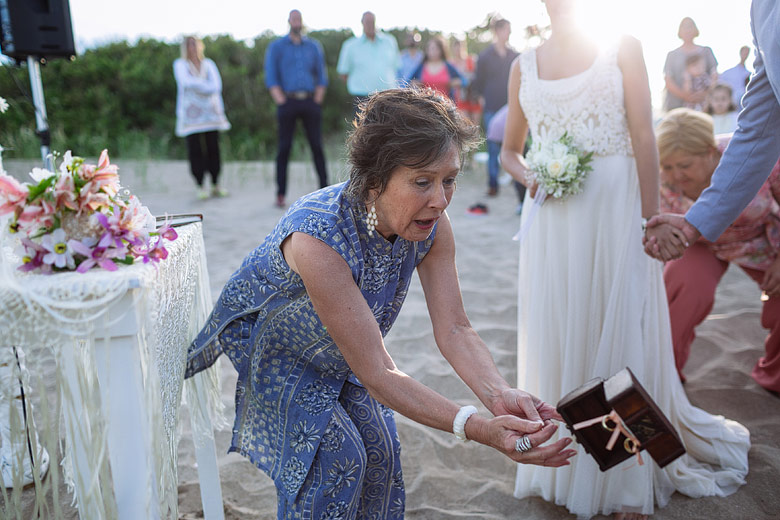 foto divertida de casamiento en mar de las pampas