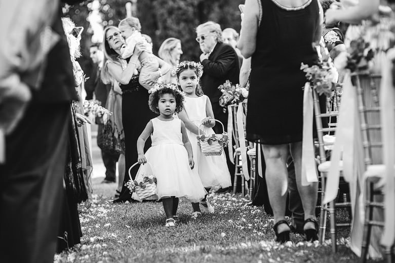 cortejo de niños en casamiento