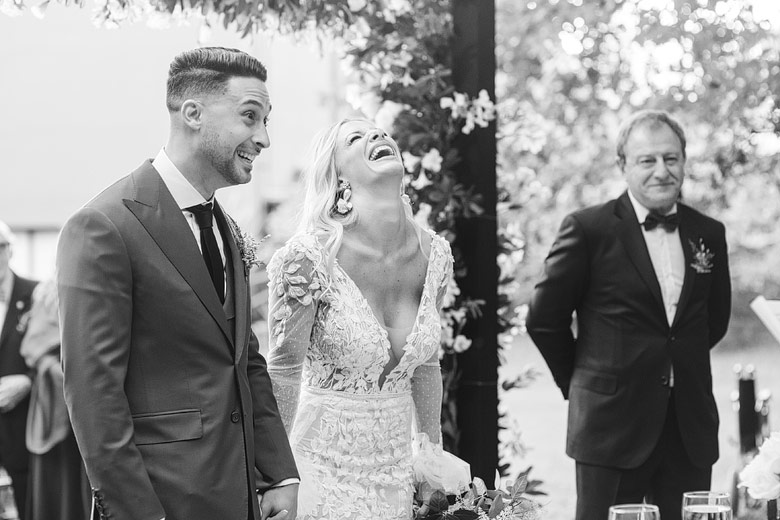 foto espontanea de casamiento