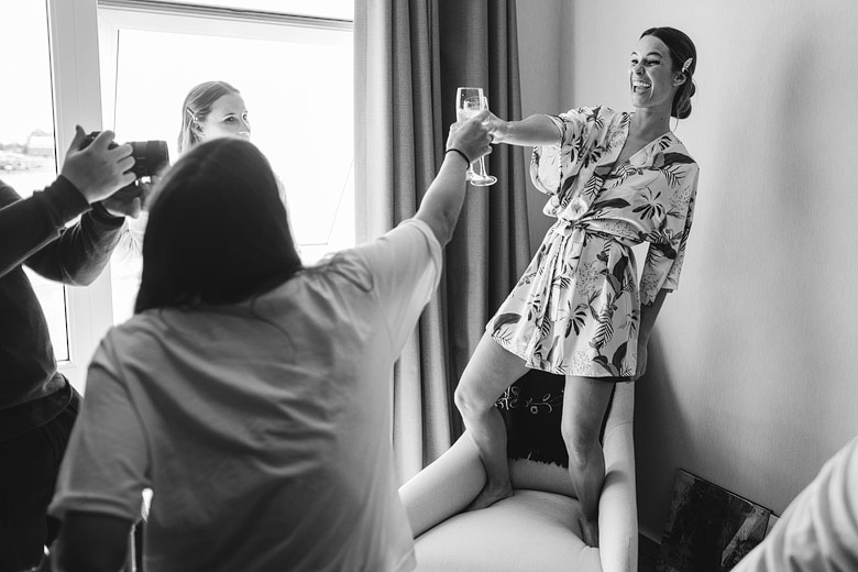 getting-ready-divertido-novia