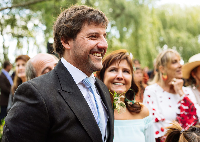 novio-esperando-novia-altar